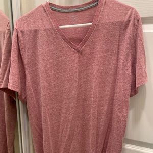 Old navy salmon colored v neck t shirt